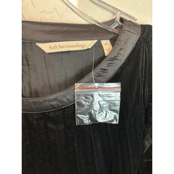 NEW Soft Surroundings Black Pleated Velvet Lace Cuff Blouse Top Medium 2203 - Picture 5 of 6